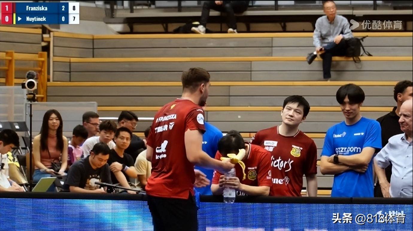 开云官网 -里程碑夜！深圳男篮单刀错失；德国杯今夜刷纪录；话题不断；赛季目标并未改变(姚明观战男篮铜牌赛比分暂时落后急得拍手)